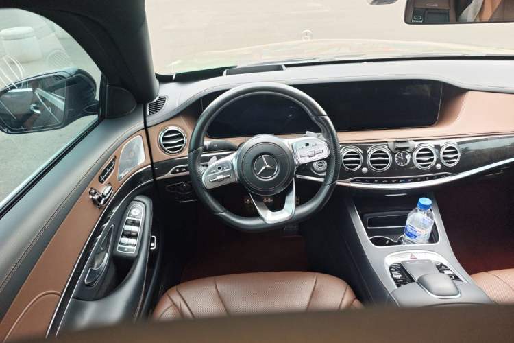 Used Mercedes-Benz S-Class 2020 S 450 L 4MATIC Exclusive Edition Steering Wheel