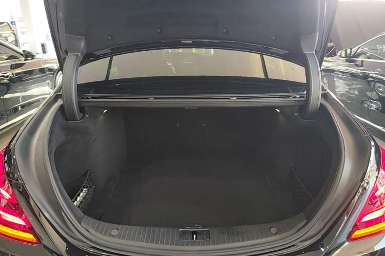 Used Mercedes-Benz S-Class 2020 S 350 L Business Class Ultimate Edition Trunk