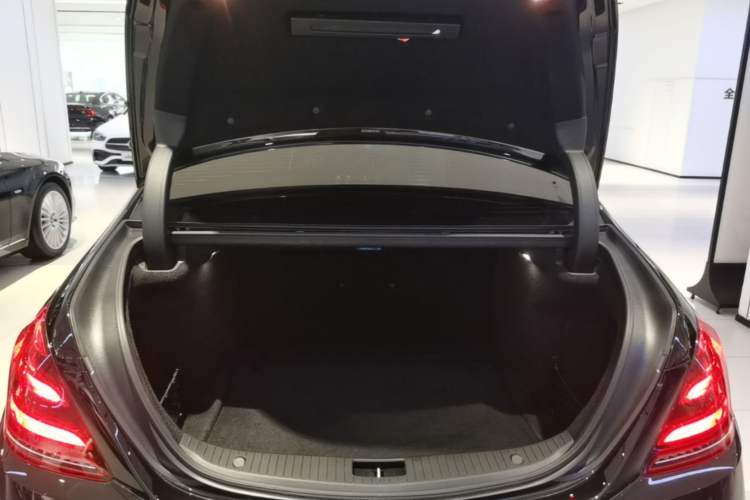 Used Mercedes-Benz S-Class 2020 S 350 L Business Class Ultimate Edition Trunk