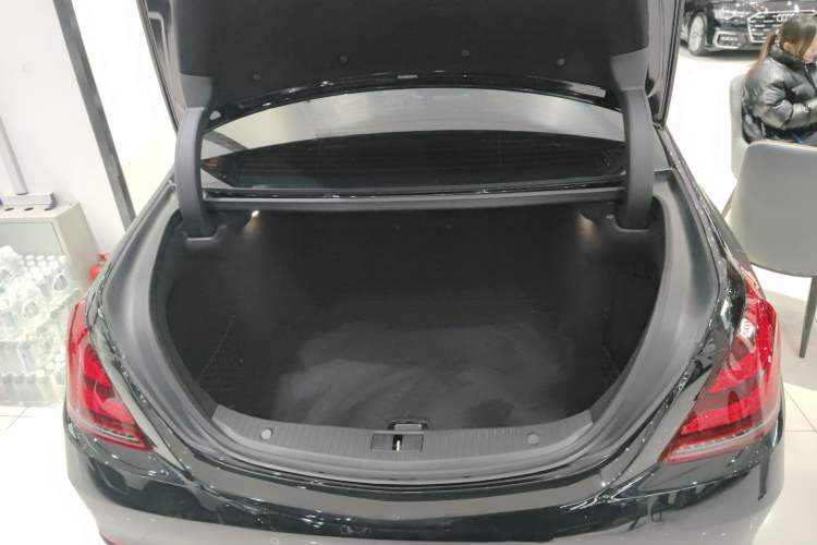 Used Mercedes-Benz S-Class 2020 S 350 L Business Class Ultimate Edition Trunk