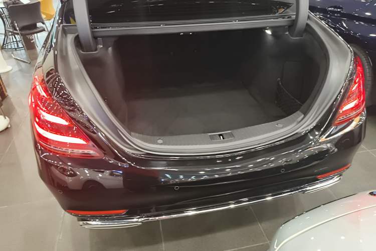 Used Mercedes-Benz S-Class 2020 S 350 L Business Class Ultimate Edition Trunk