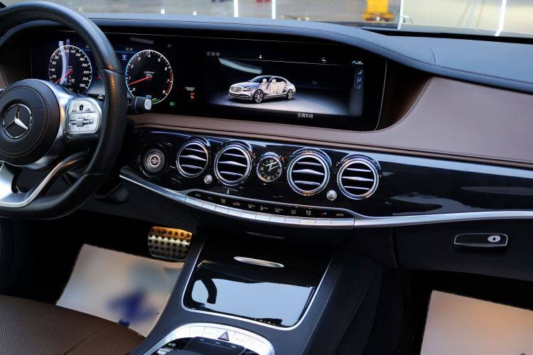 Used Mercedes-Benz S-Class 2020 S 450 L 4MATIC Exclusive Edition Audio And AC Panel