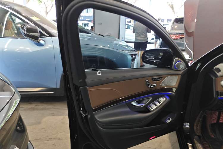 Used Mercedes-Benz S-Class 2020 S 350 L Business Class Ultimate Edition Left Front Door Interior