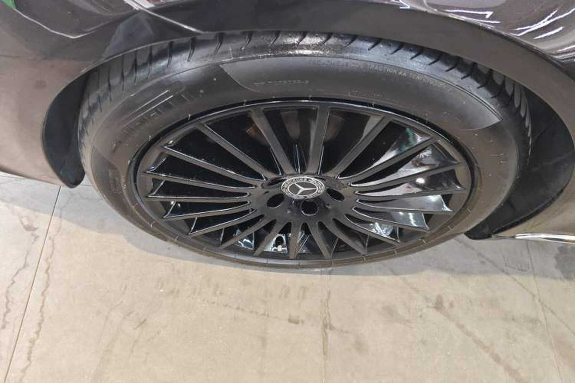 Used Mercedes-Benz S-Class 2020 S 350 L Business Class Ultimate Edition Left Front Wheel Hub