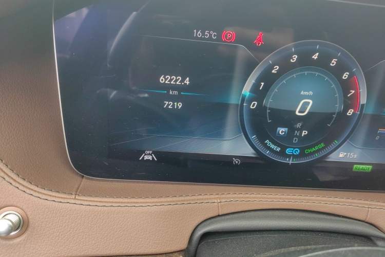 Used Mercedes-Benz S-Class 2020 S 350 L Business Class Ultimate Edition Odometer Close Up