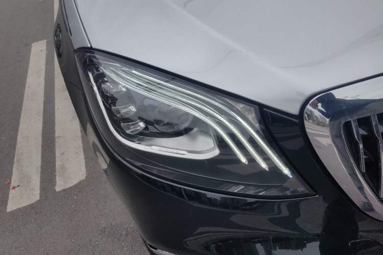 Used Mercedes-Benz S-Class 2020 S 350 L Business Class Ultimate Edition Right Front Headlight