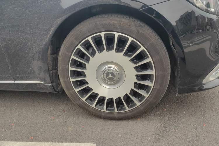 Used Mercedes-Benz S-Class 2020 S 350 L Business Class Ultimate Edition Right Front Wheel Hub