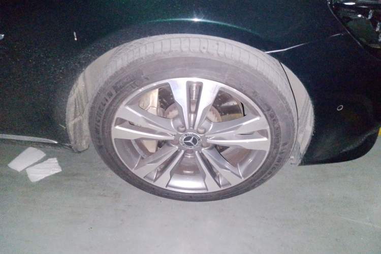 Used Mercedes-Benz S-Class 2020 S 350 L Exclusive Edition Prestige Collection Right Front Wheel Hub