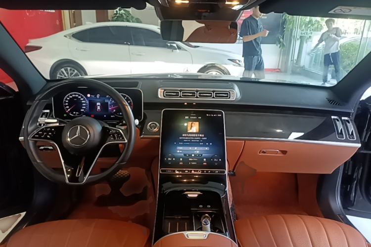 Used Mercedes-Benz S-Class 2021 Restyled S 400 L Luxury Edition Center Console