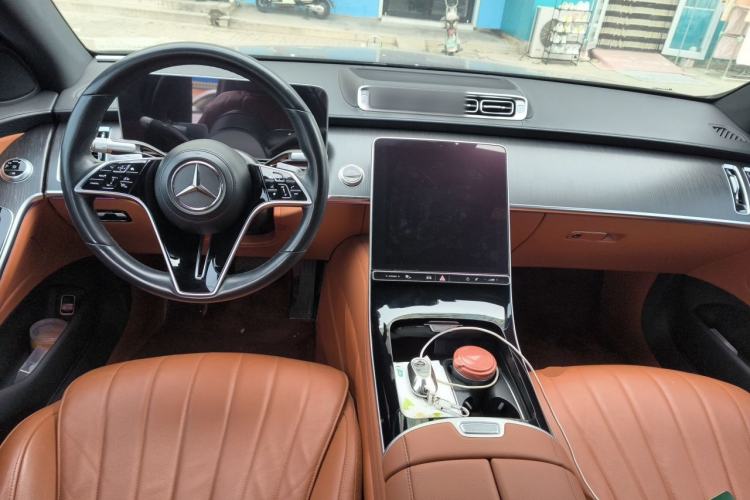 Used Mercedes-Benz S-Class 2021 S 400 L Luxury Model Center Console