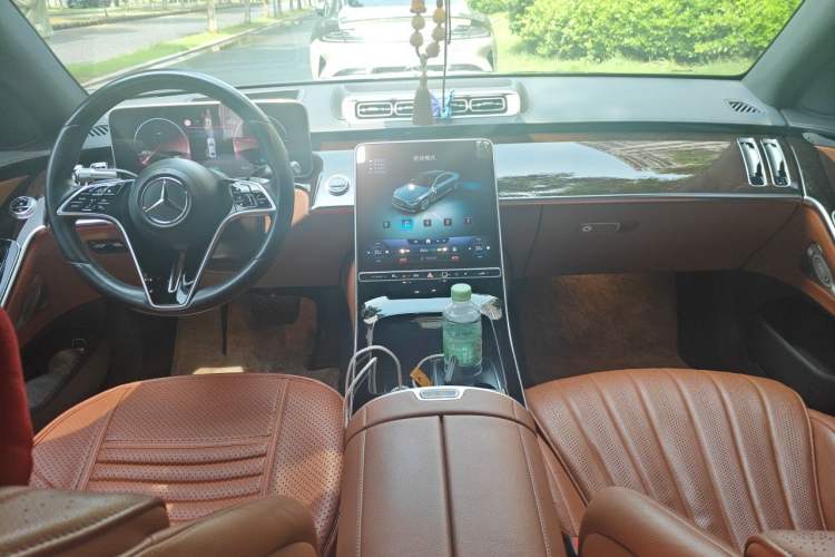 Used Mercedes-Benz S-Class 2021 S 400 L Luxury Model Center Console