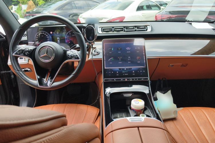 Used Mercedes-Benz S-Class 2021 S 400 L Luxury Model Center Console