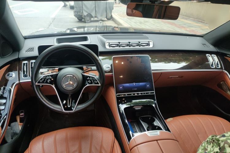 Used Mercedes-Benz S-Class 2021 S 400 L Luxury Model Center Console