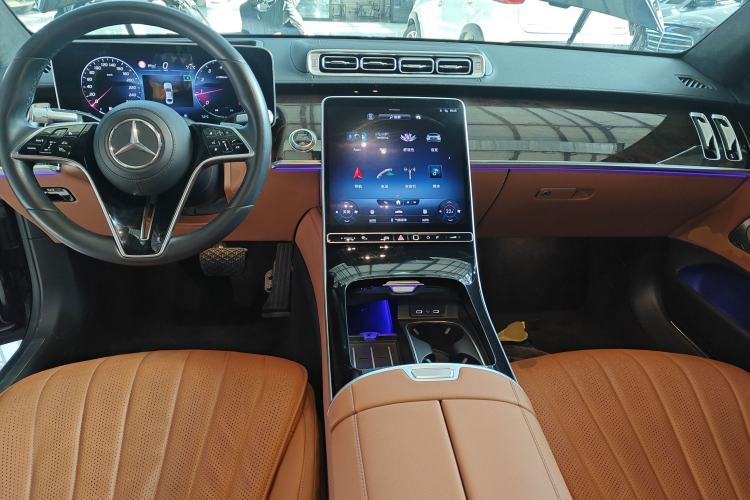 Used Mercedes-Benz S-Class 2021 S 400 L Luxury Model Center Console