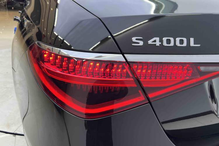 Used Mercedes-Benz S-Class 2021 S 400 L Luxury Model Exterior 6