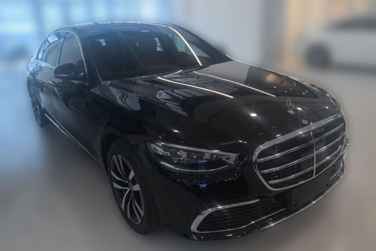 Used Mercedes-Benz S-Class 2021 Restyled S 400 L Luxury Edition Front Right 45 Deg