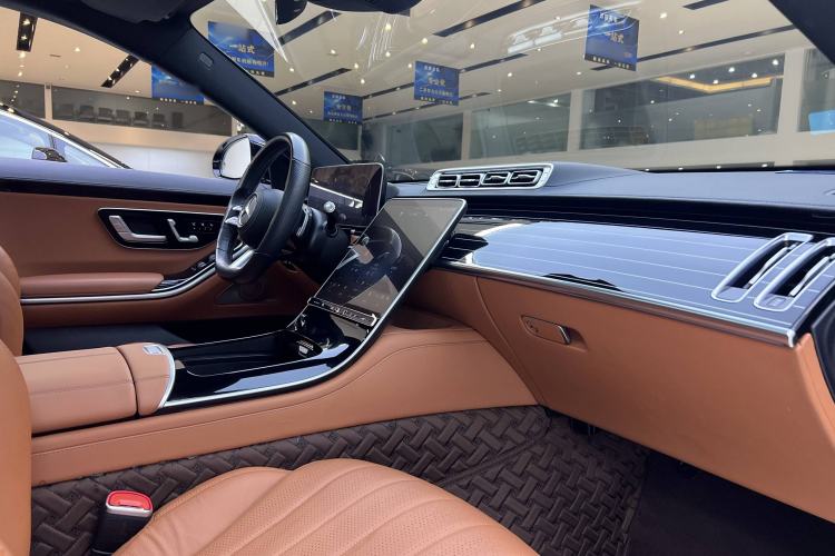 Used Mercedes-Benz S-Class 2021 S 450 L 4MATIC Interior 10