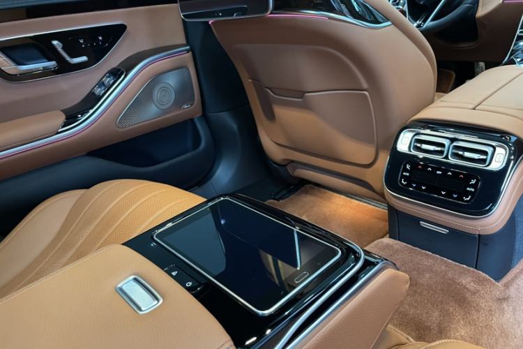 Used Mercedes-Benz S-Class 2021 S 400 L Luxury Model Interior 10