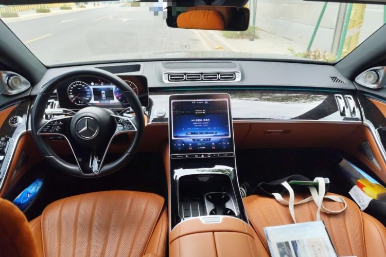 Used Mercedes-Benz S-Class 2021 Restyled S 400 L Luxury Edition Interior 2