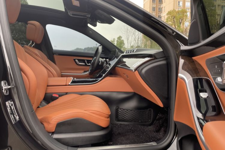 Used Mercedes-Benz S-Class 2021 S 450 L Interior 3