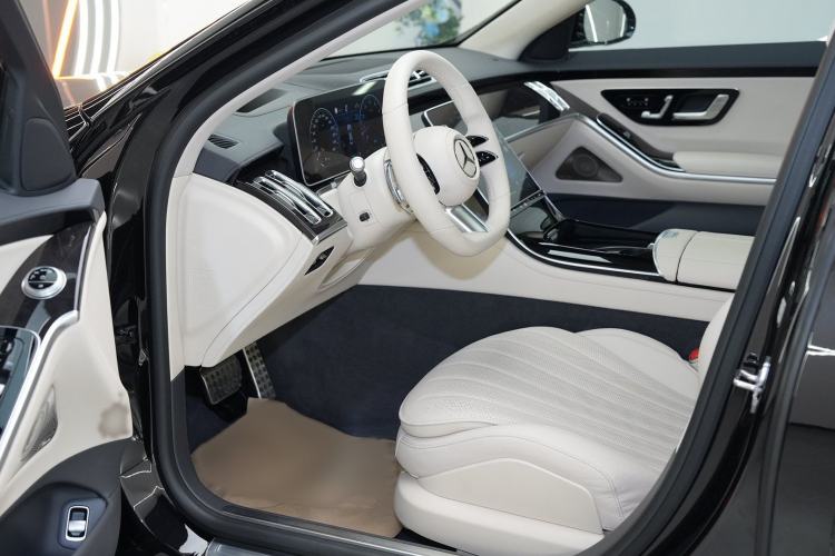 Used Mercedes-Benz S-Class 2021 S 450 L 4MATIC Interior 5