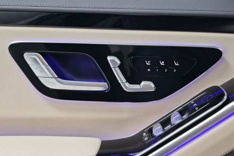 Used Mercedes-Benz S-Class 2021 S 450 L 4MATIC Interior 5