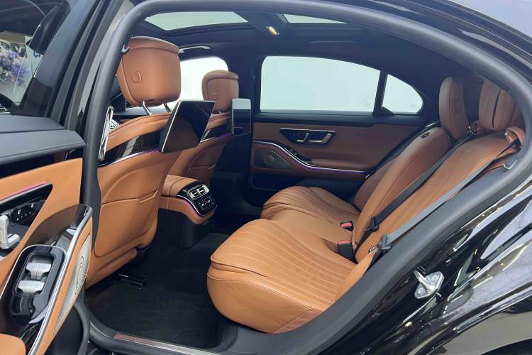 Used Mercedes-Benz S-Class 2021 S 400 L Luxury Model Interior 7