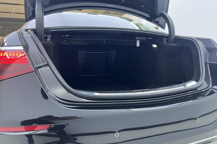 Used Mercedes-Benz S-Class 2021 S 450 L 4MATIC Interior 8