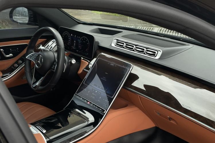 Used Mercedes-Benz S-Class 2021 S 450 L Interior 8