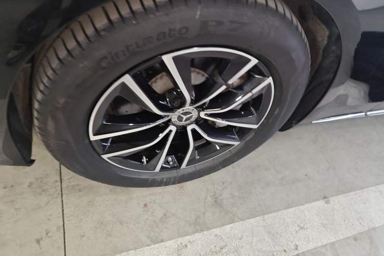 Used Mercedes-Benz S-Class 2021 S 400 L Business Model Left Front Wheel Hub