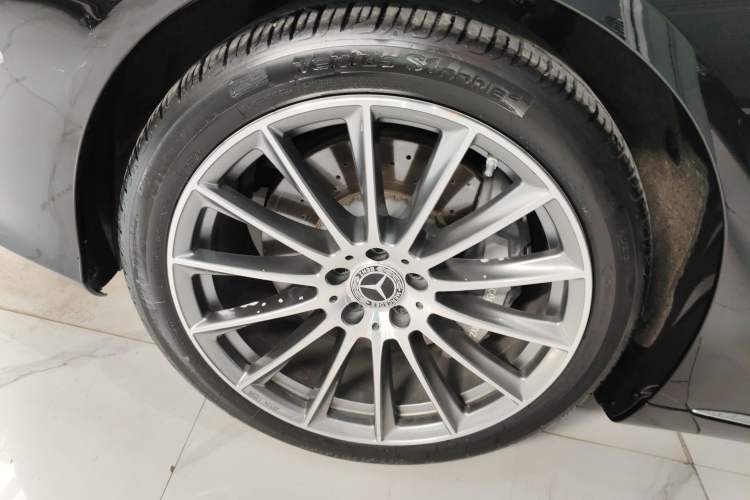Used Mercedes-Benz S-Class 2021 S 400 L Business Model Left Front Wheel Hub