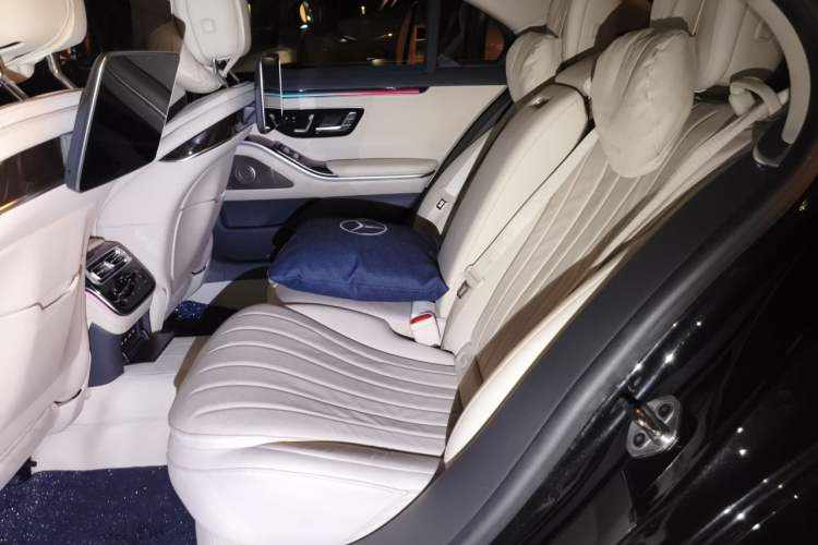 Used Mercedes-Benz S-Class 2021 S 400 L Luxury Model Left Rear Seat