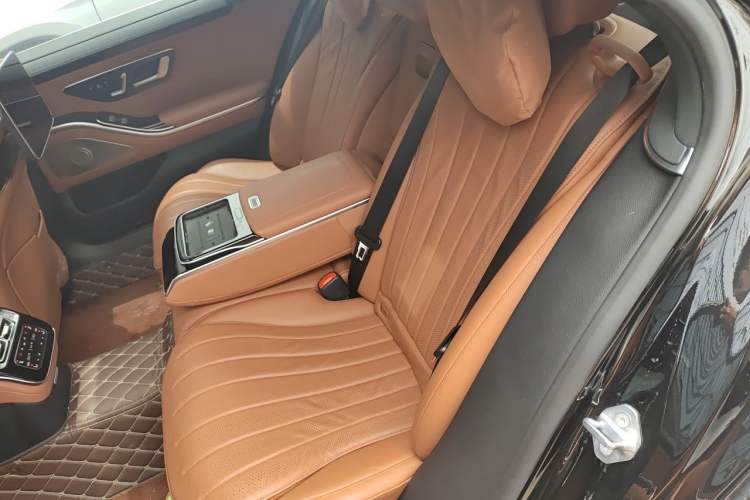 Used Mercedes-Benz S-Class 2021 S 400 L Luxury Model Left Rear Seat