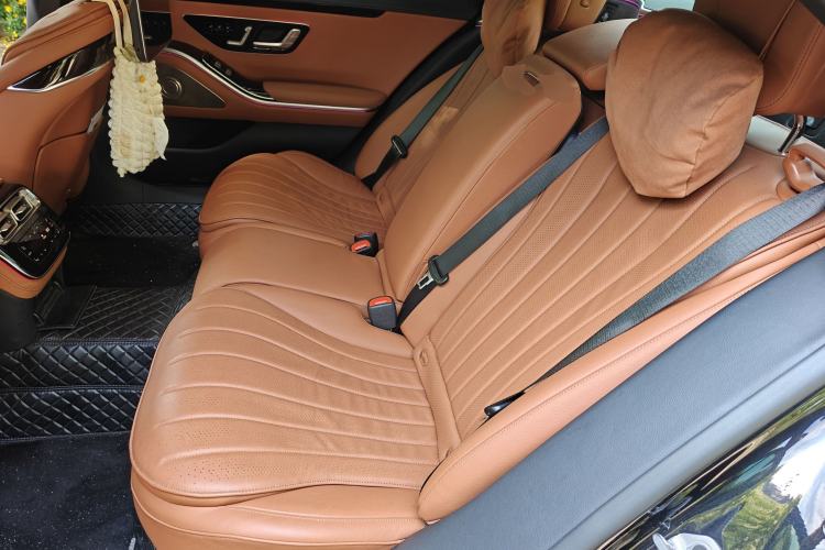 Used Mercedes-Benz S-Class 2021 S 400 L Luxury Model Left Rear Seat