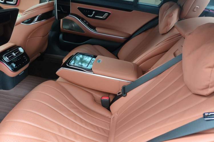 Used Mercedes-Benz S-Class 2021 S 400 L Luxury Model Left Rear Seat