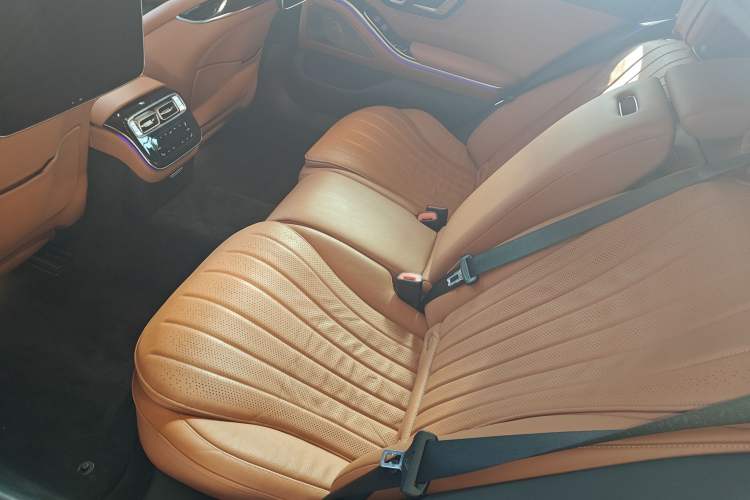 Used Mercedes-Benz S-Class 2021 S 400 L Luxury Model Left Rear Seat