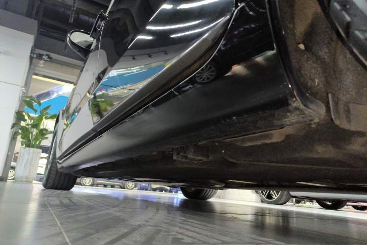 Used Mercedes-Benz S-Class 2021 S 400 L Business Model Left Side Sill