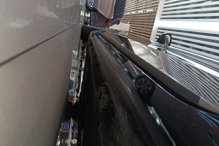 Used Mercedes-Benz S-Class 2021 S 400 L Business Model Left Side Sill