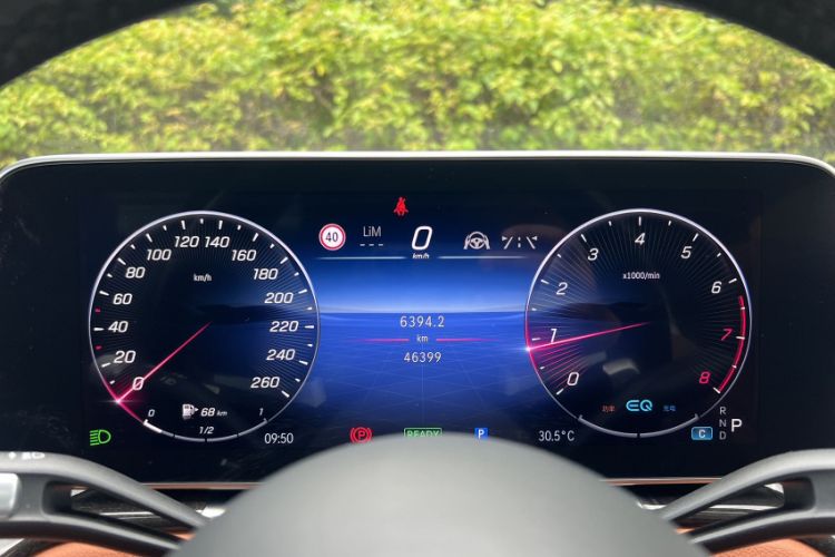 Used Mercedes-Benz S-Class 2021 S 450 L 4MATIC Odometer Close Up
