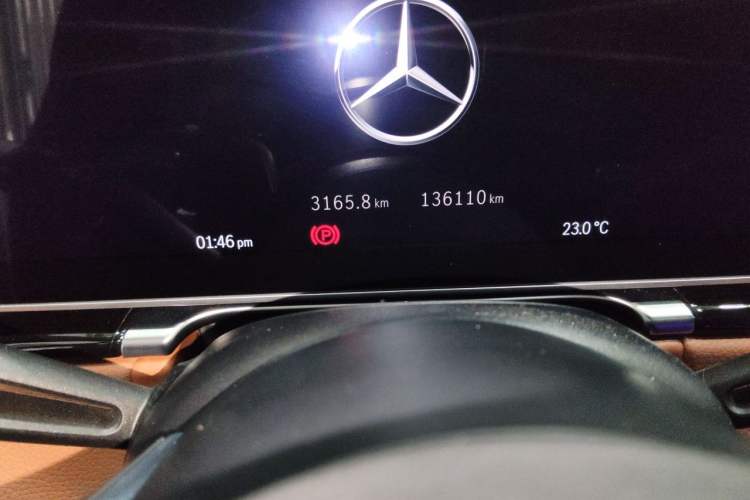 Used Mercedes-Benz S-Class 2021 S 450 L Odometer Close Up