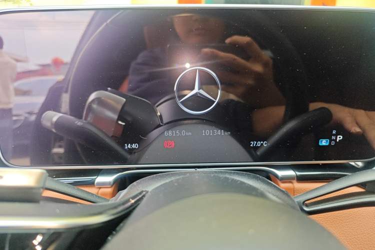 Used Mercedes-Benz S-Class 2021 S 400 L Business Model Odometer Close Up