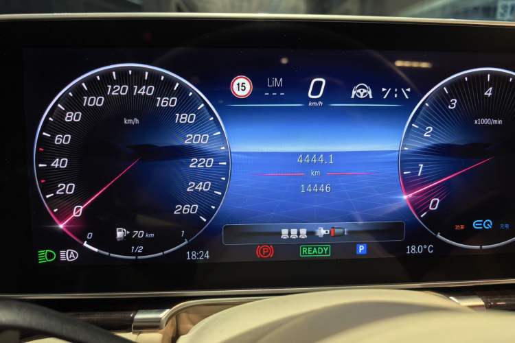 Used Mercedes-Benz S-Class 2021 S 450 L 4MATIC Odometer Close Up