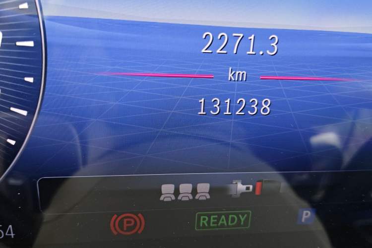 Used Mercedes-Benz S-Class 2021 S 400 L Business Model Odometer Close Up