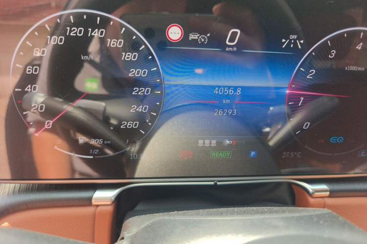 Used Mercedes-Benz S-Class 2021 S 400 L Business Model Odometer Close Up