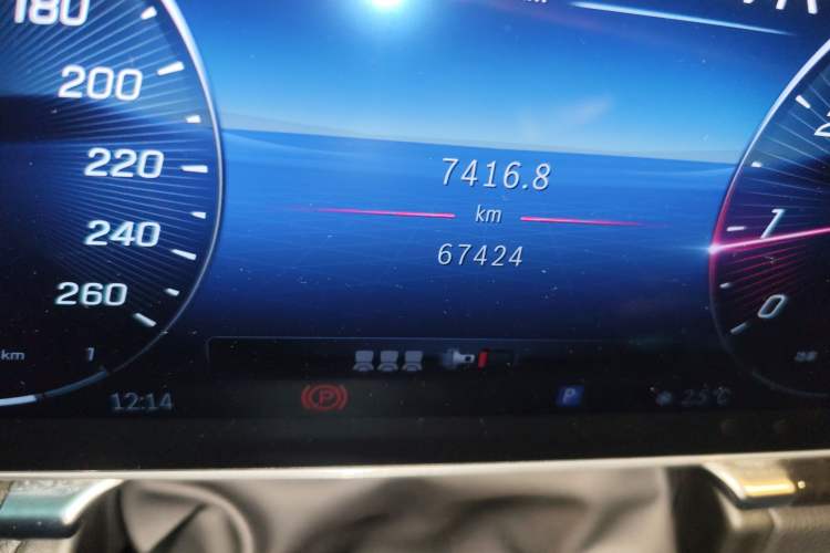 Used Mercedes-Benz S-Class 2021 S 450 L 4MATIC Odometer Close Up