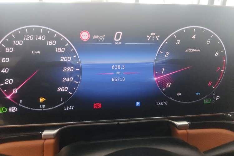 Used Mercedes-Benz S-Class 2021 Restyled S 450 L 4MATIC Odometer Close Up