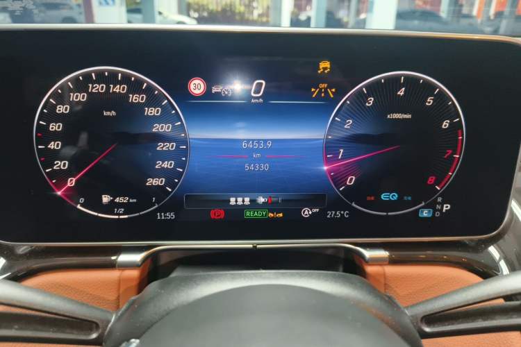 Used Mercedes-Benz S-Class 2021 S 400 L Luxury Model Odometer Close Up
