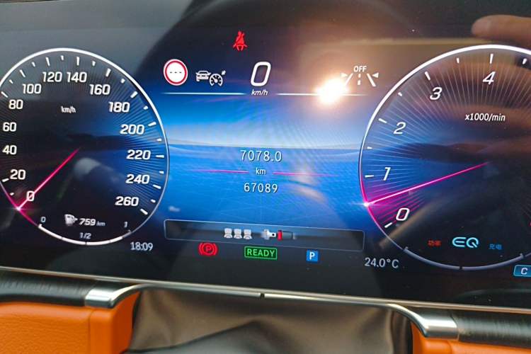 Used Mercedes-Benz S-Class 2021 S 400 L Business Model Odometer Close Up