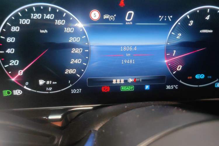Used Mercedes-Benz S-Class 2021 S 400 L Luxury Model Odometer Close Up