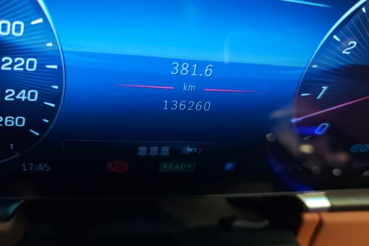 Used Mercedes-Benz S-Class 2021 S 400 L Business Model Odometer Close Up